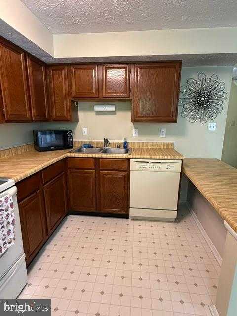 7508 Whaler CT photo 7