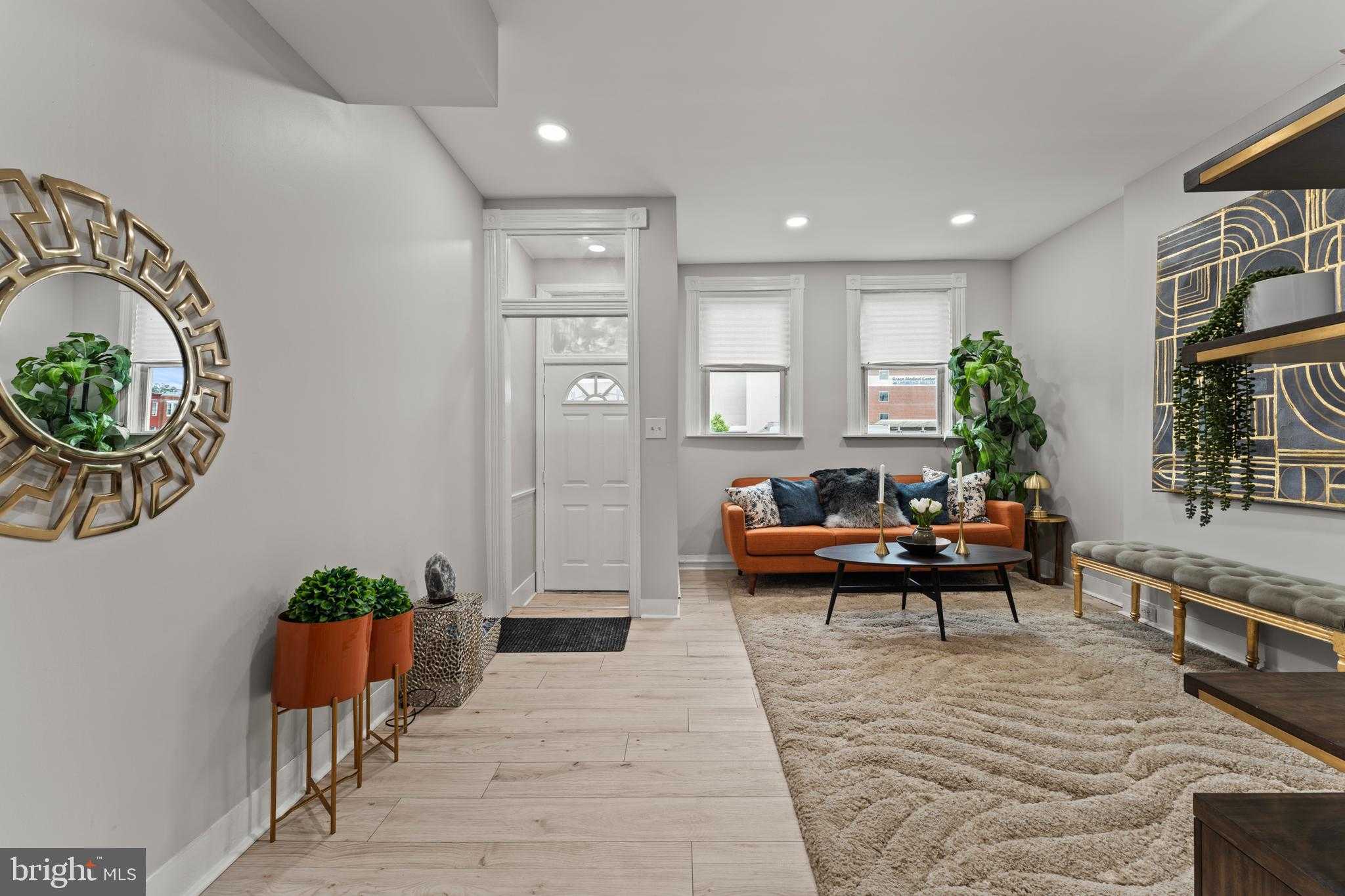 2022 W Fayette St photo 5