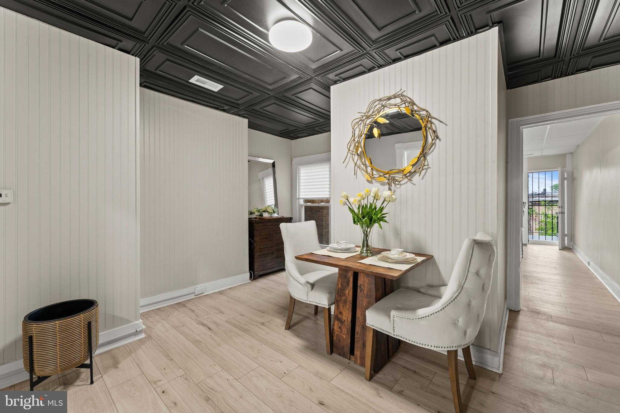 2022 W Fayette St photo 8
