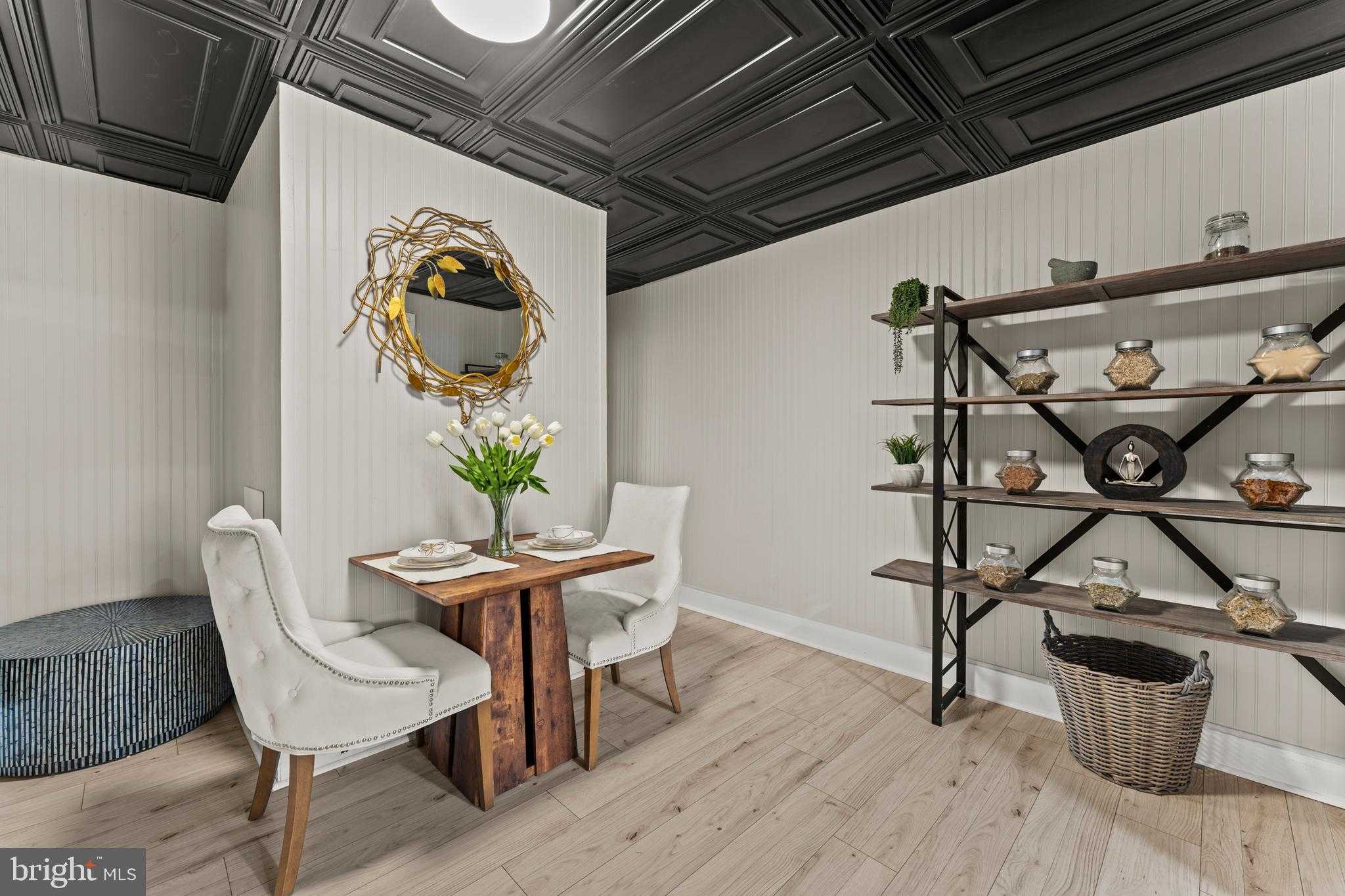 2022 W Fayette St photo 9