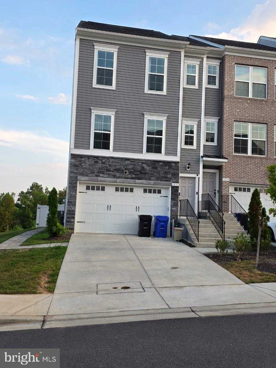 1037 Highpoint Trl photo 2
