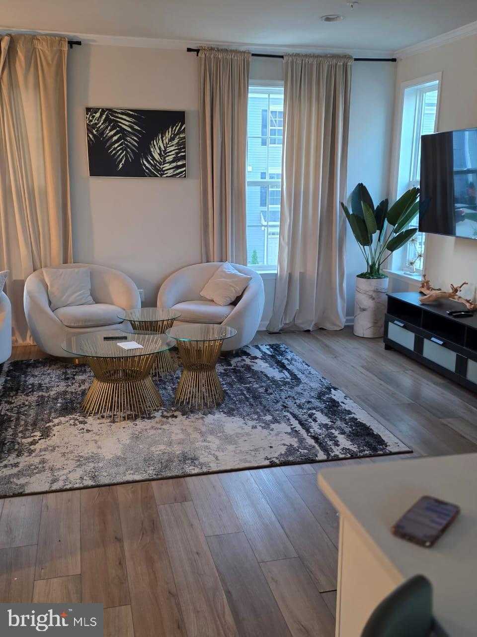 1037 Highpoint Trl photo 3