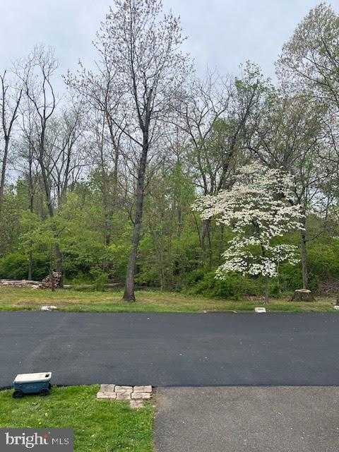 527 Ramblewood Ln photo 3