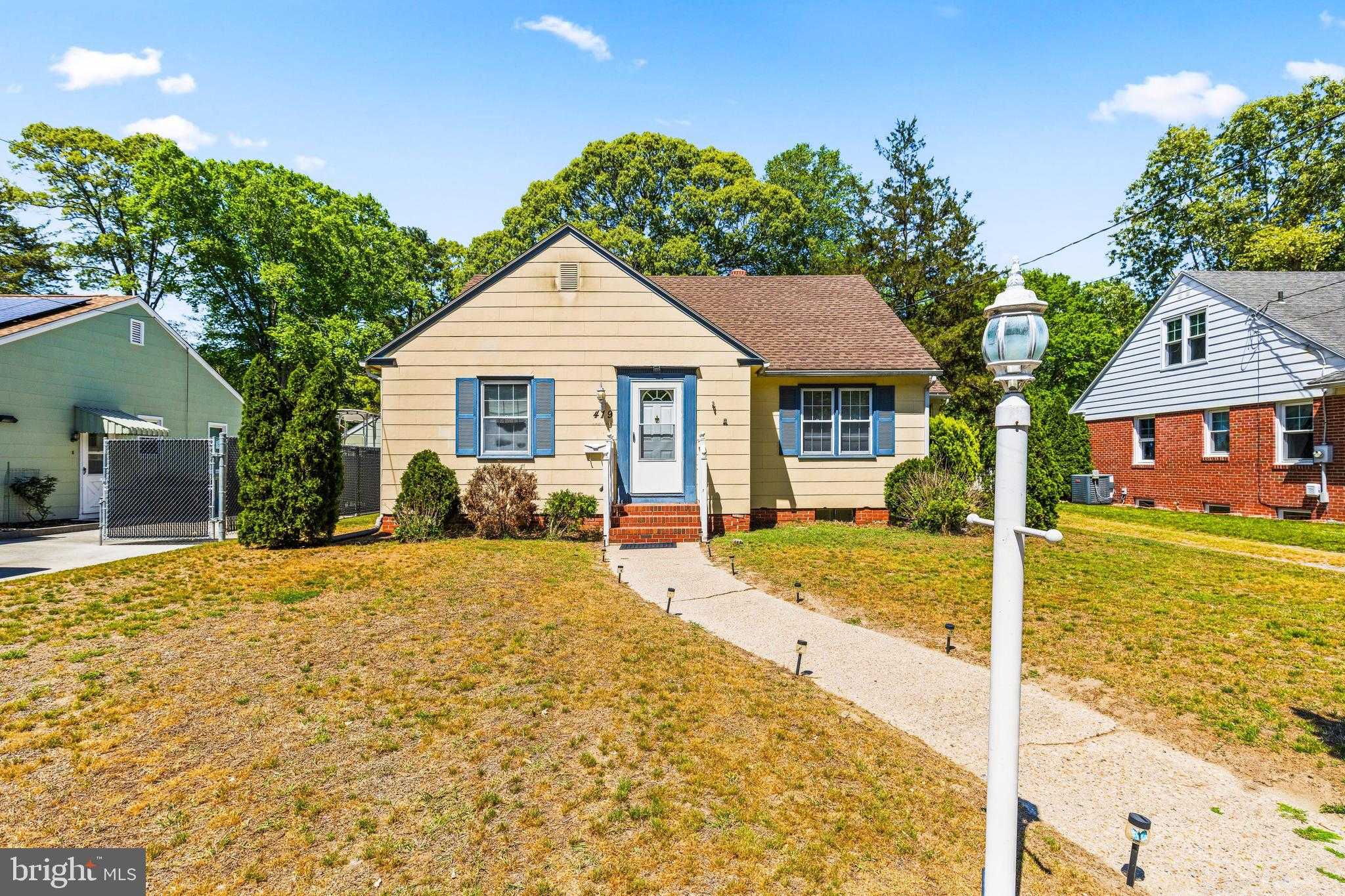 419 Somerset Ave photo 1