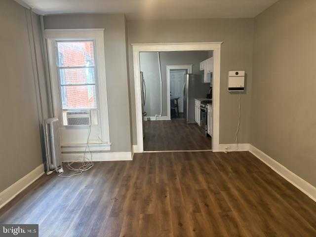 1130 N Longwood St photo 4