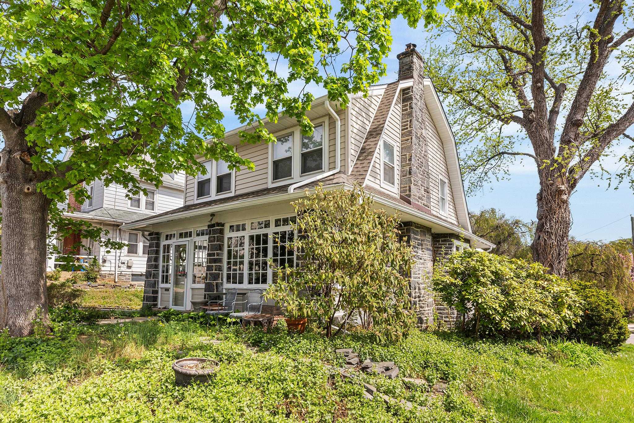 117 Foster Ave photo 1