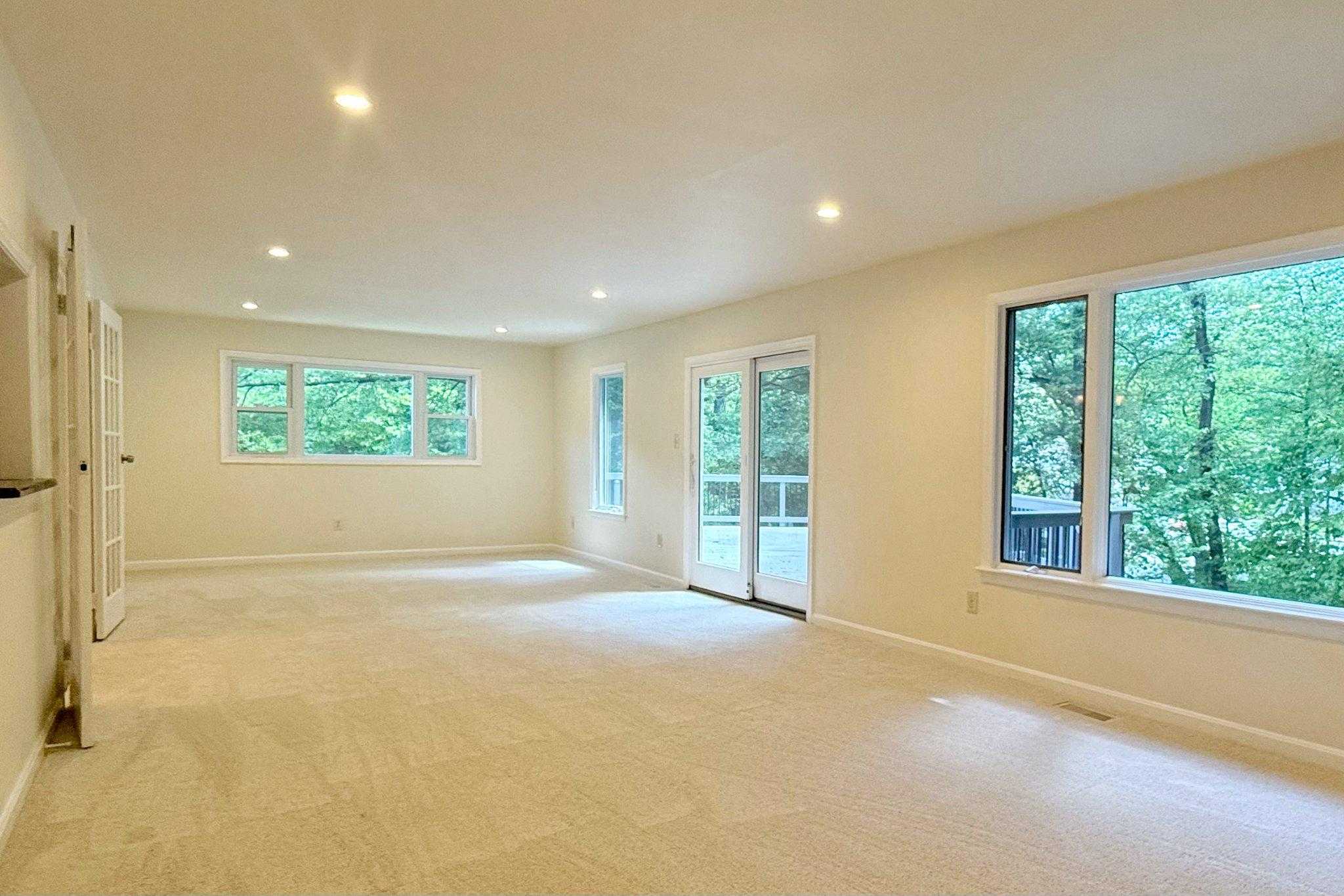 100 James Dr SW photo 9