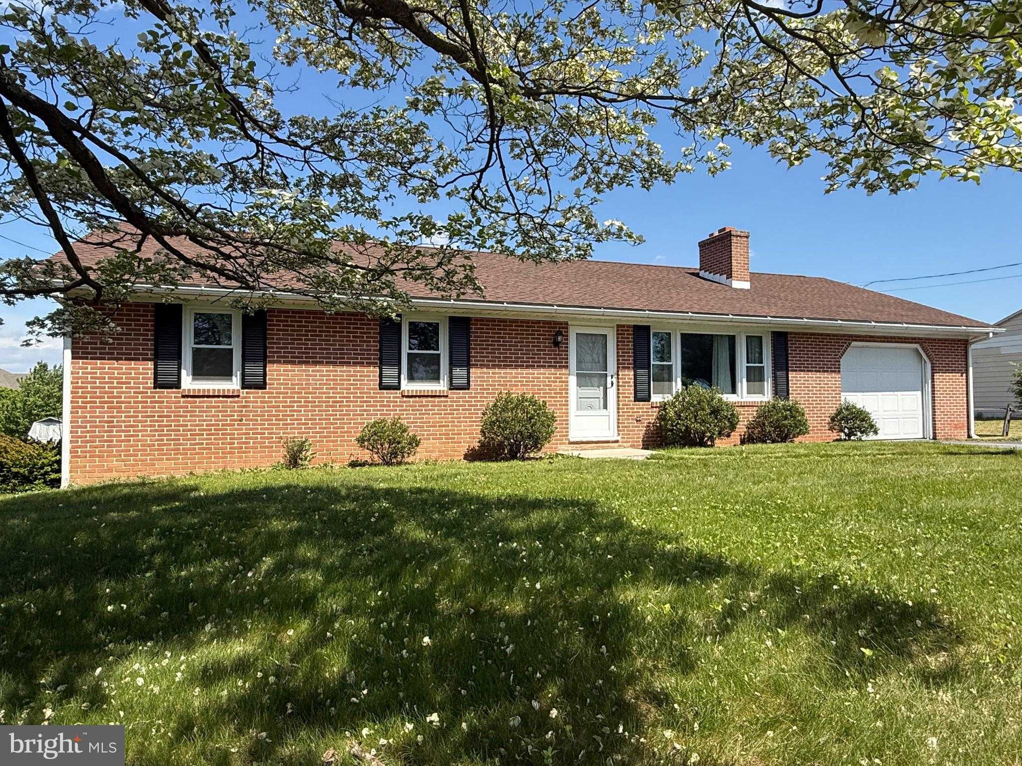 1423 Brechbill Rd, Chambersburg