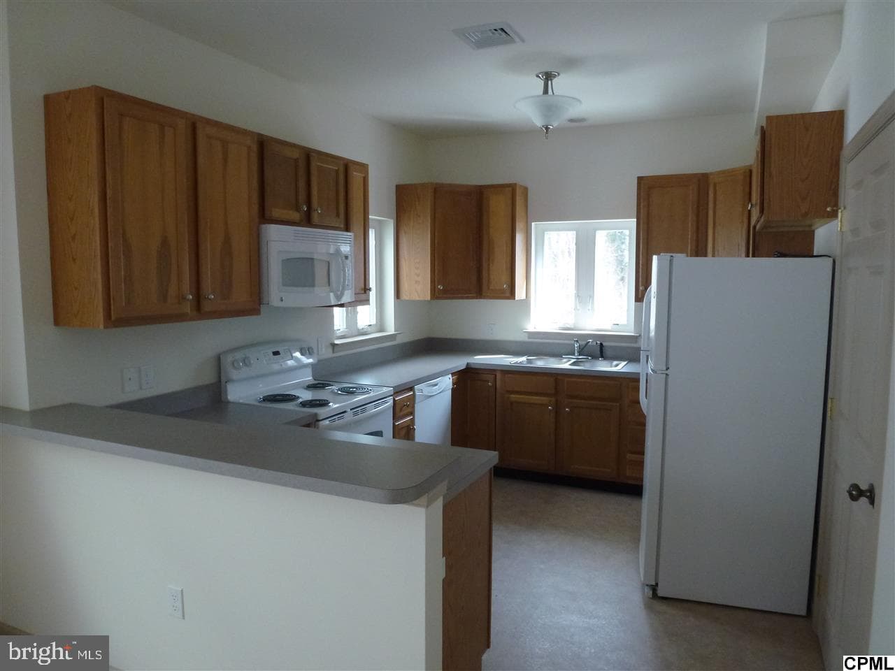 1521 Swatara Street photo 3