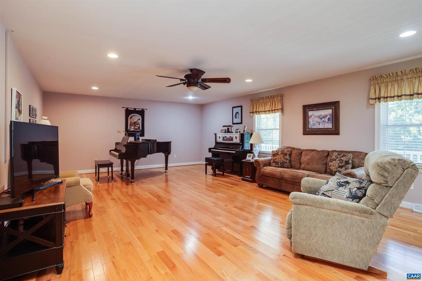 202 Smith Dr photo 16