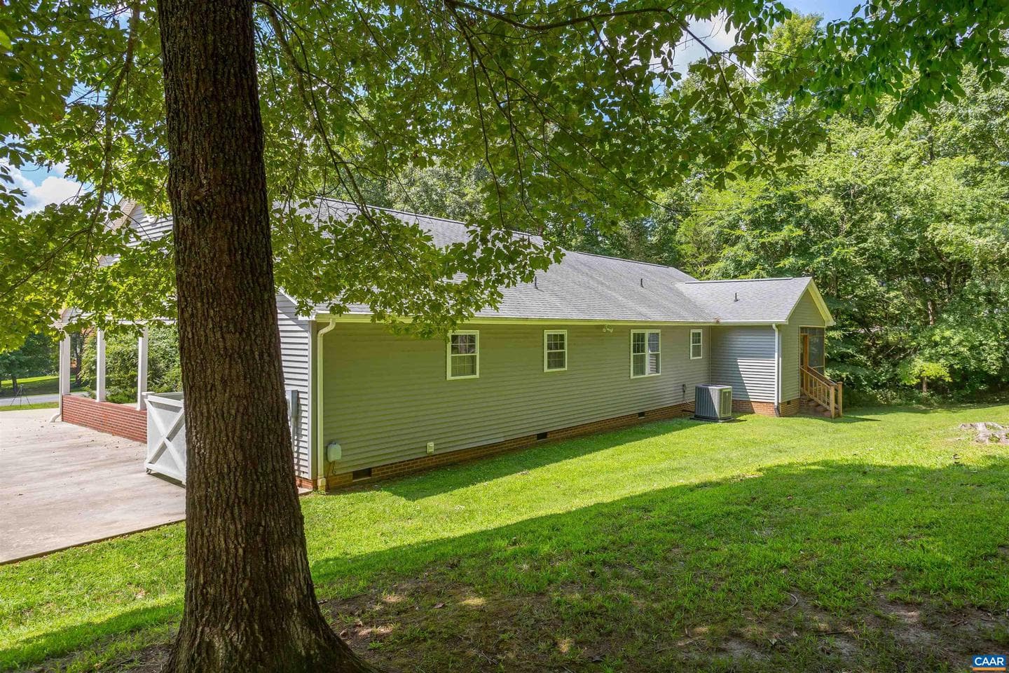 202 Smith Dr photo 5