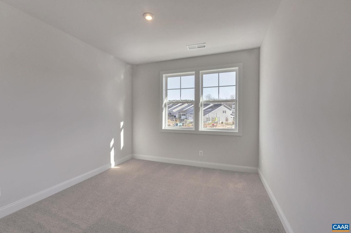 1169 Sablewood Dr photo 32
