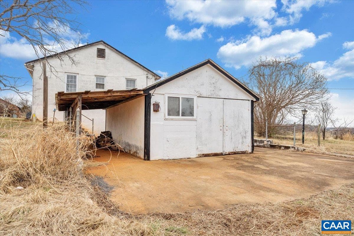 2420 James River Rd photo 40