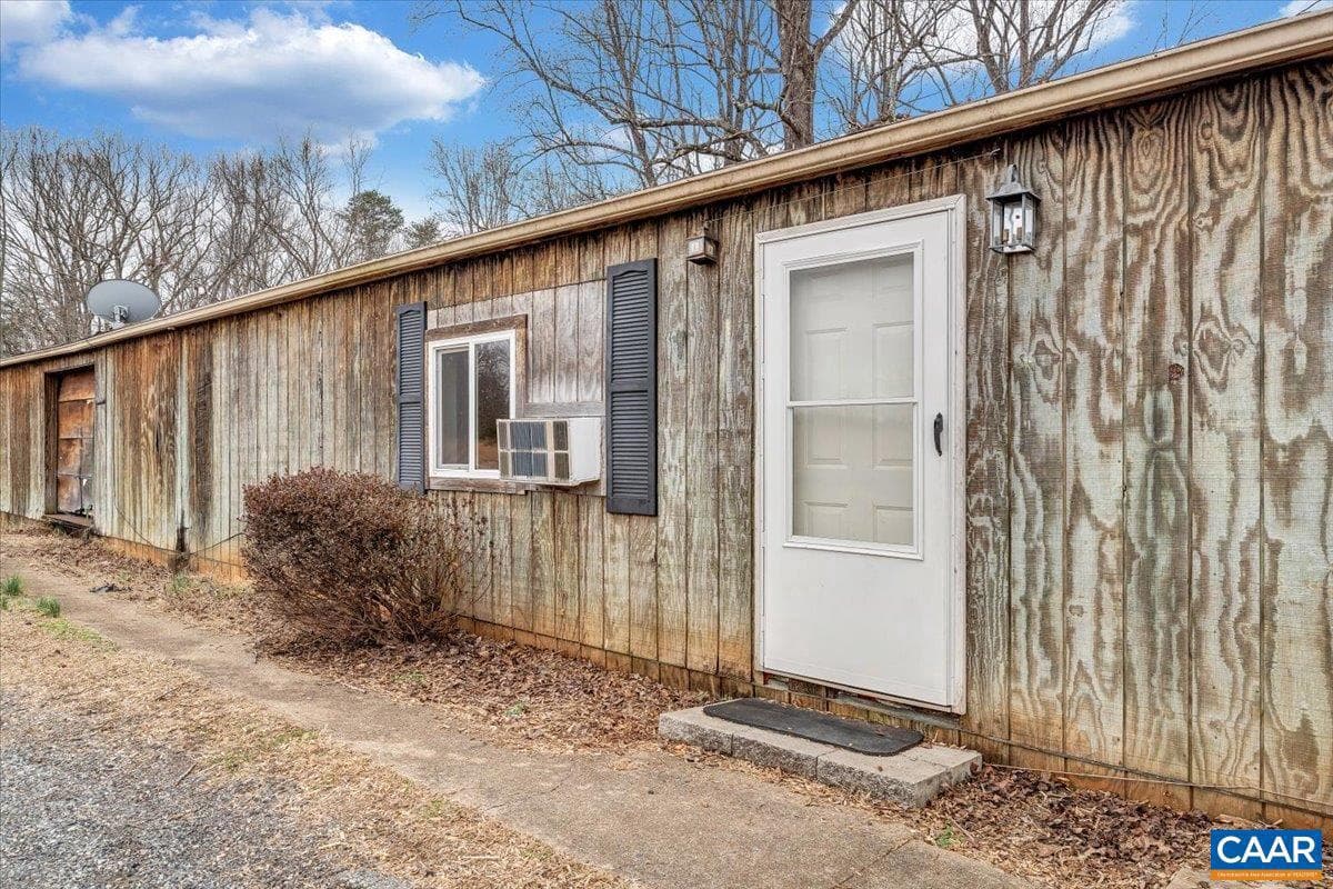 2420 James River Rd photo 47