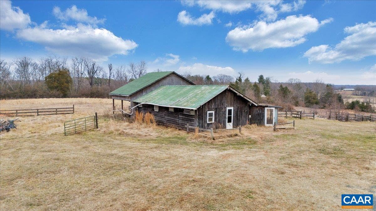 2420 James River Rd photo 67