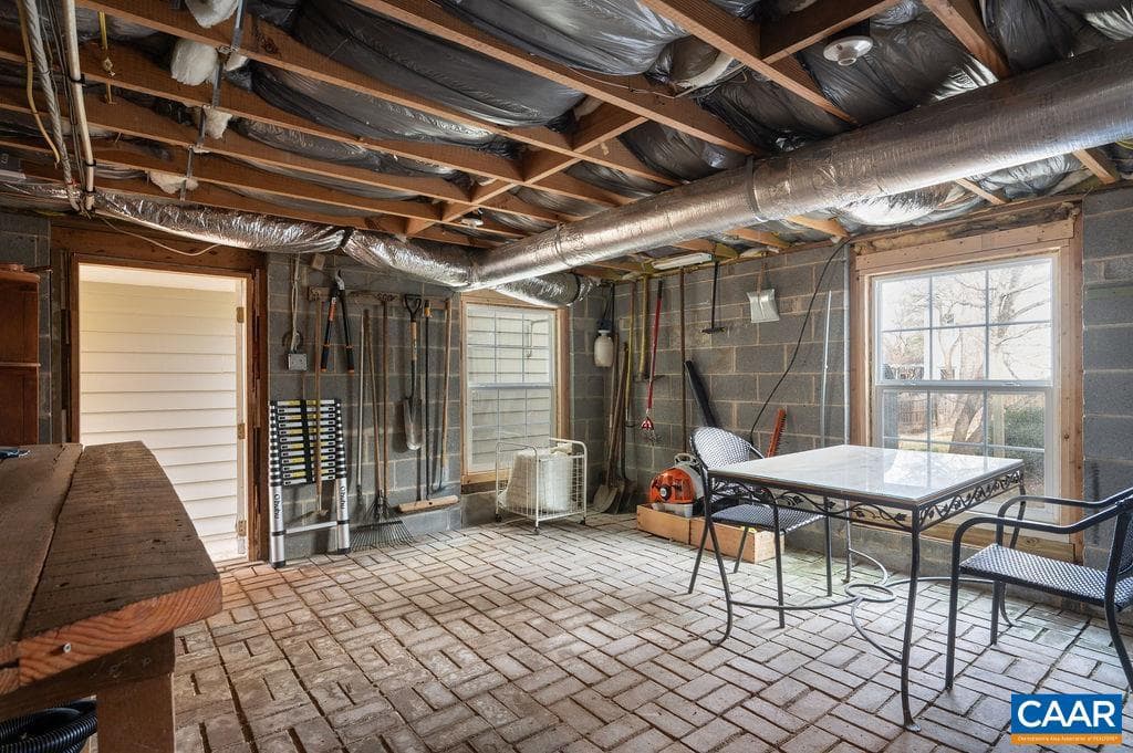907 Cottage Ln photo 28