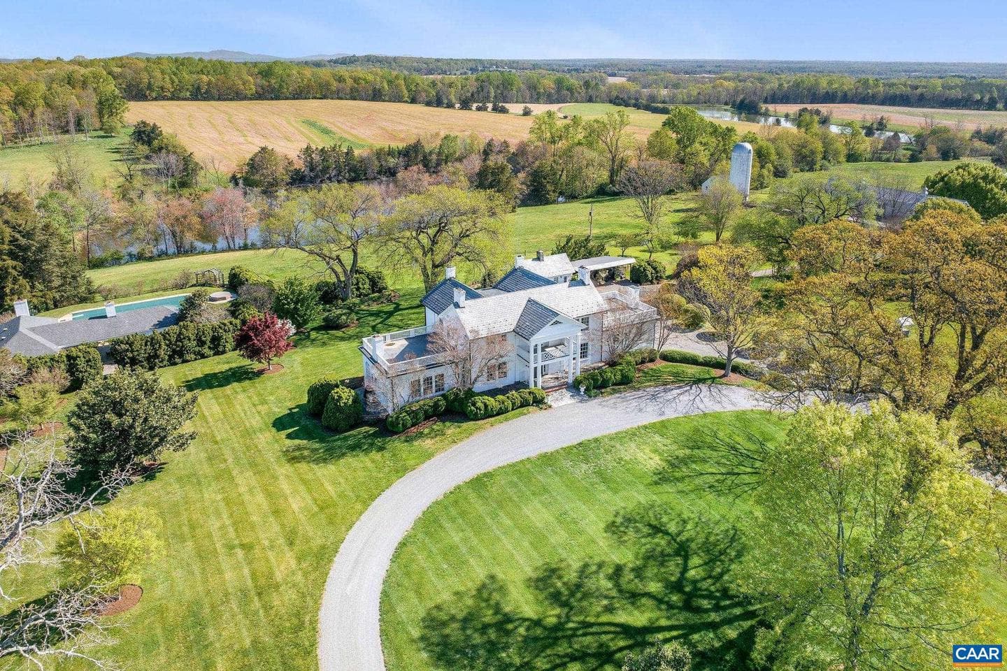 8199 Scottland Farm Dr photo 2