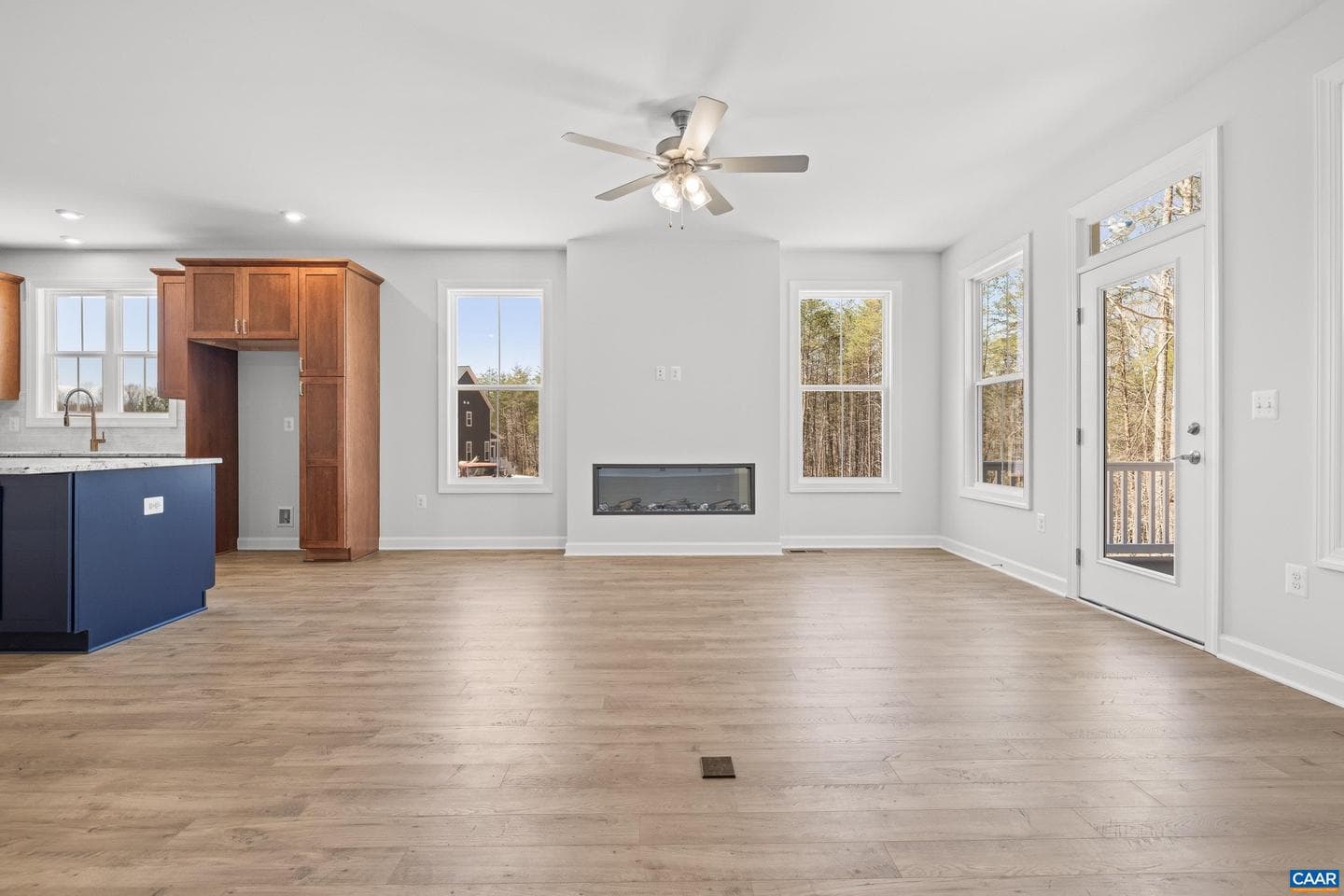33 Whisperwood Ct photo 14