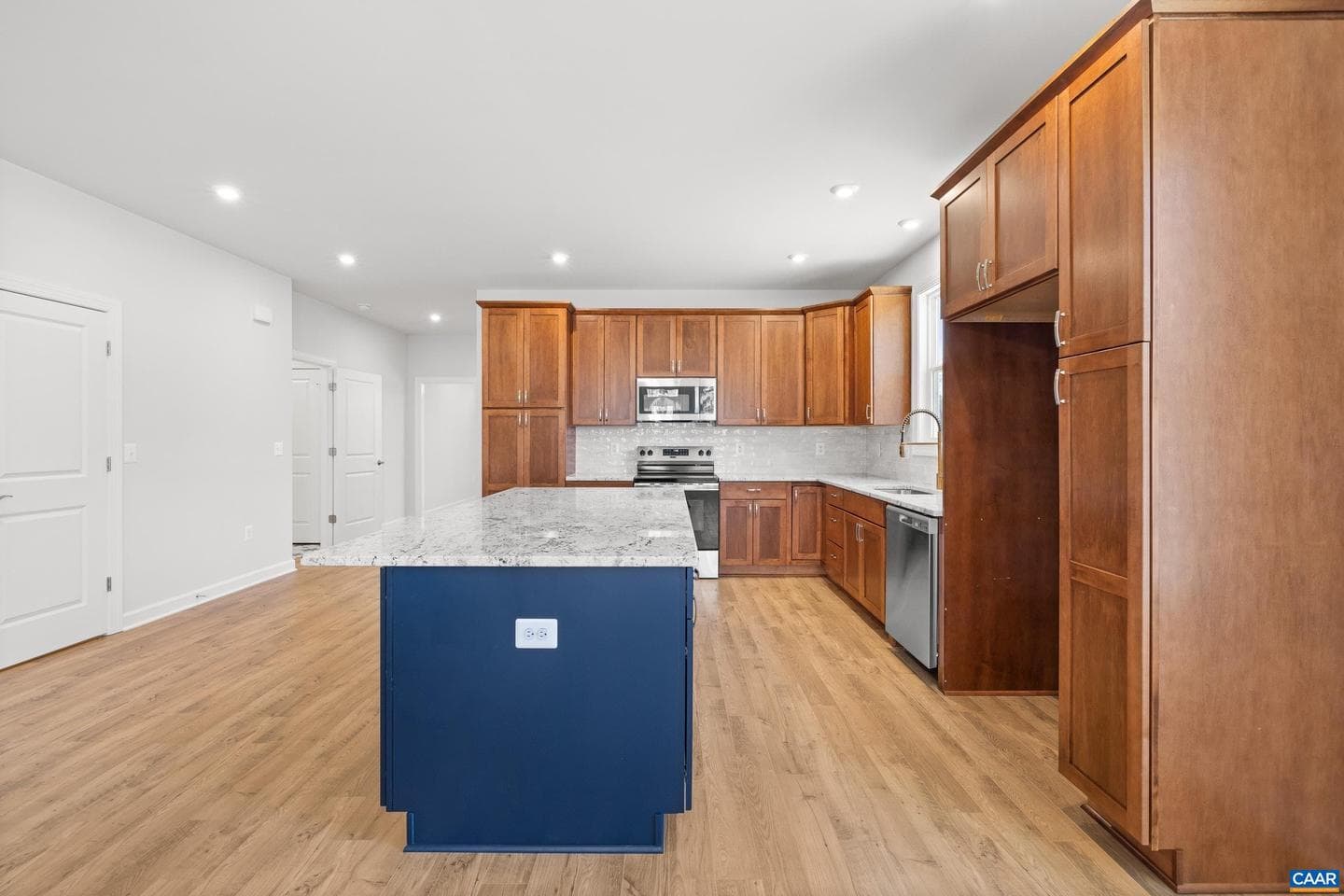 33 Whisperwood Ct photo 26