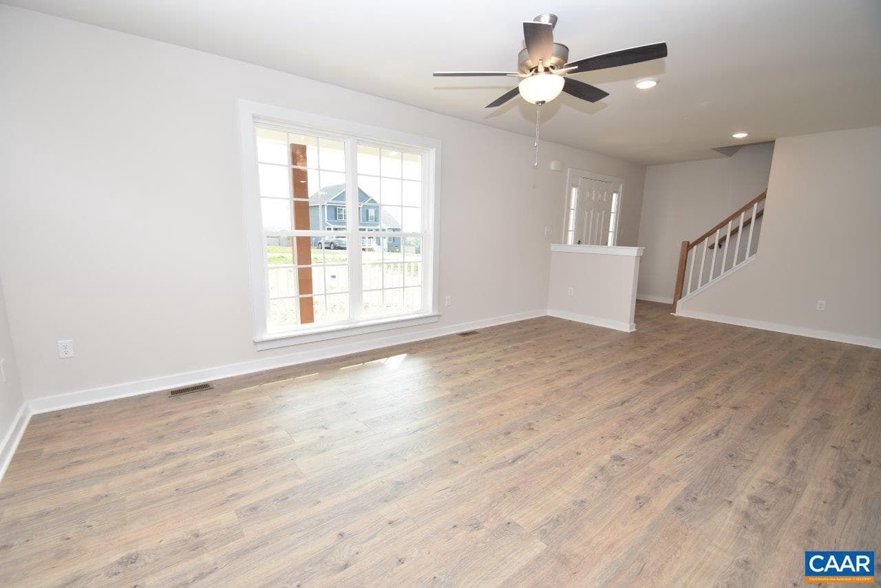 427 Amick Rd #aw3 photo 4