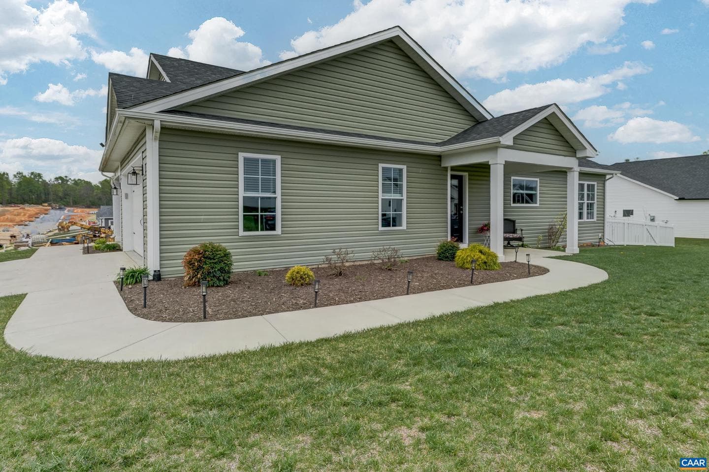 147 Langley Dr photo 3