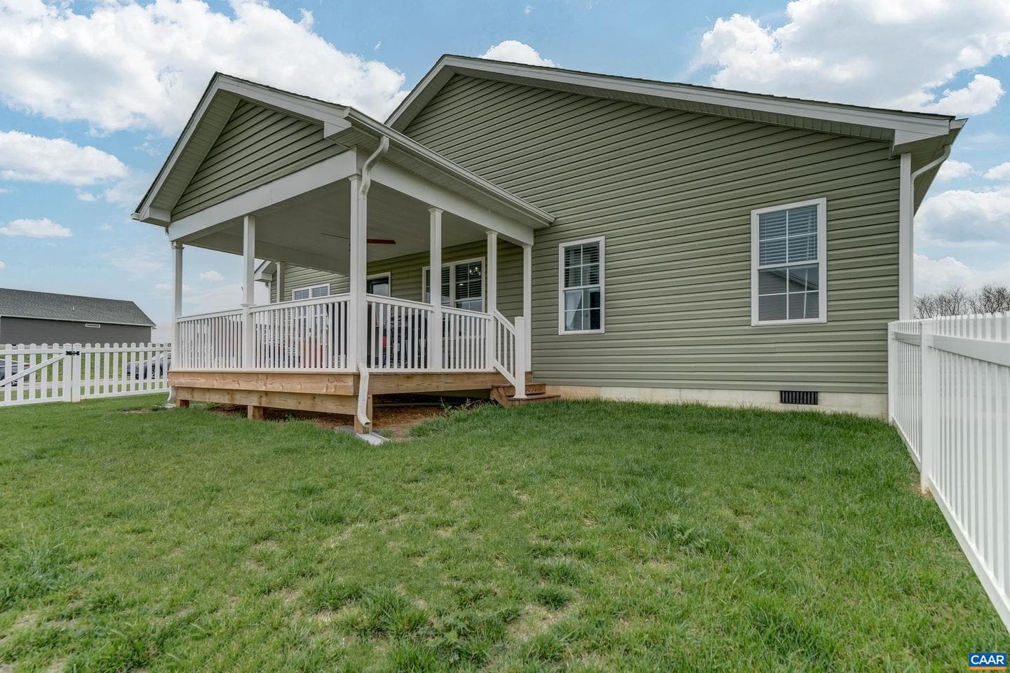 147 Langley Dr photo 5