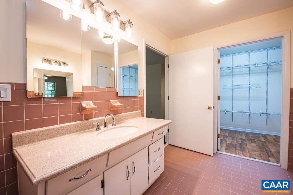 18220 Gregory Dr photo 27