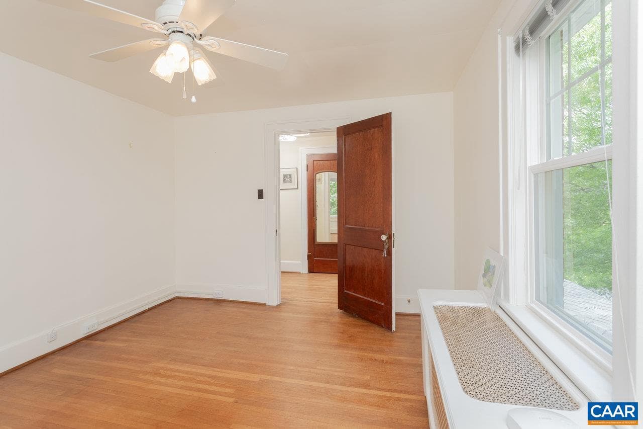 1104 N Coalter St photo 40