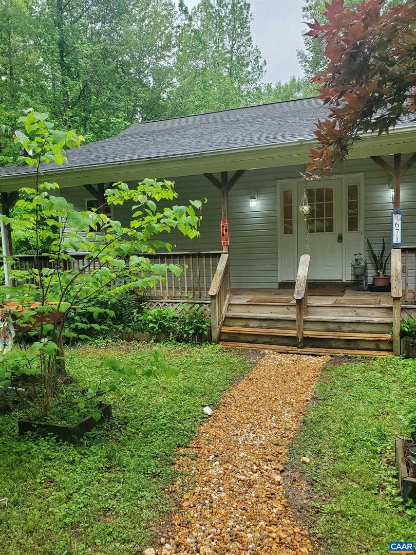 671 Creek Rd photo 2