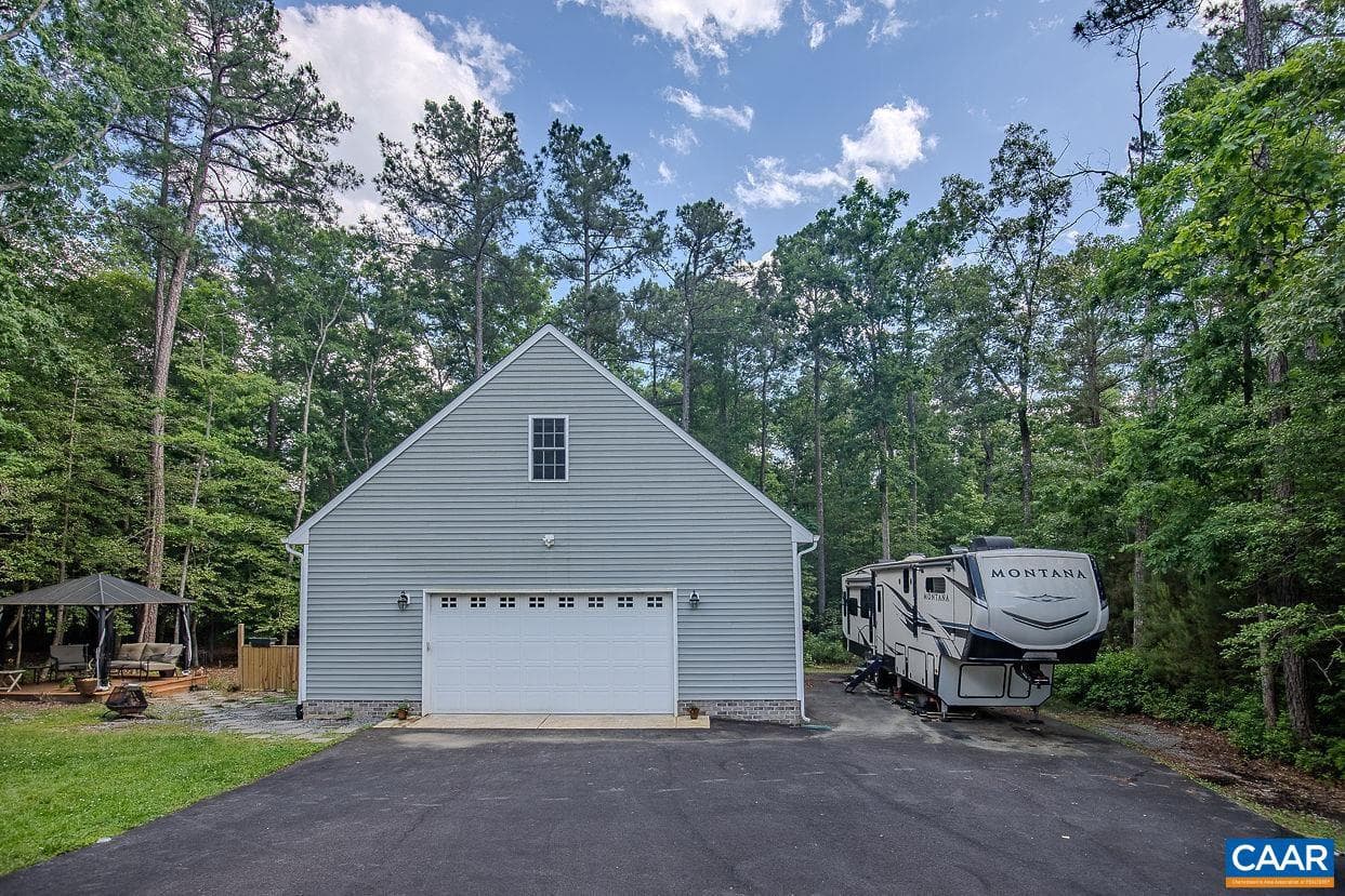 5001 Hunters Meadow Pl photo 37