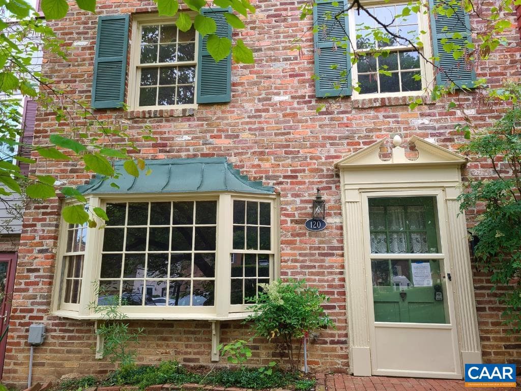 120 Georgetown Green photo 4