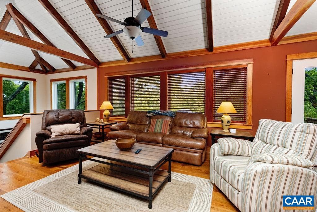 201 Pinnacle Dr photo 15