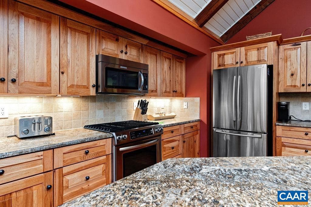 201 Pinnacle Dr photo 9