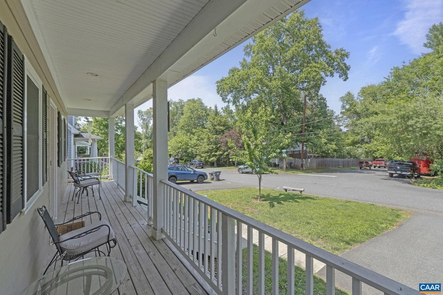 1012 Locust Ln photo 4