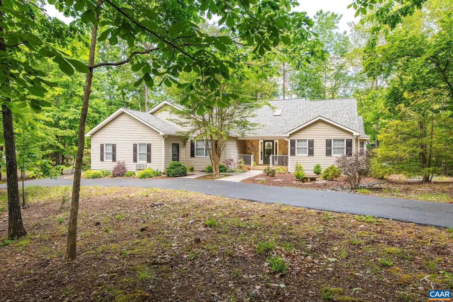 61 Wildwood Dr photo 1