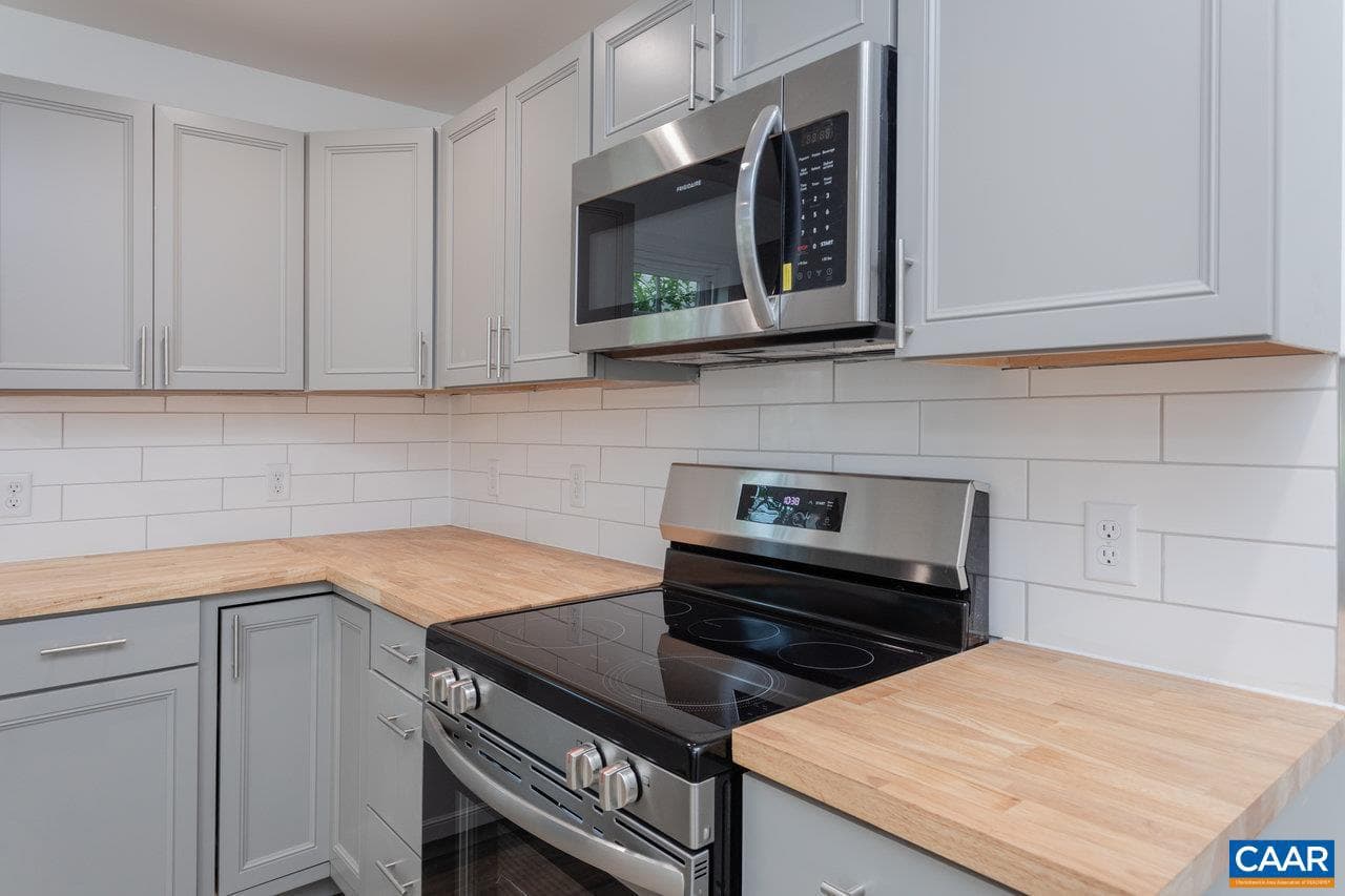 30 Bear St photo 15