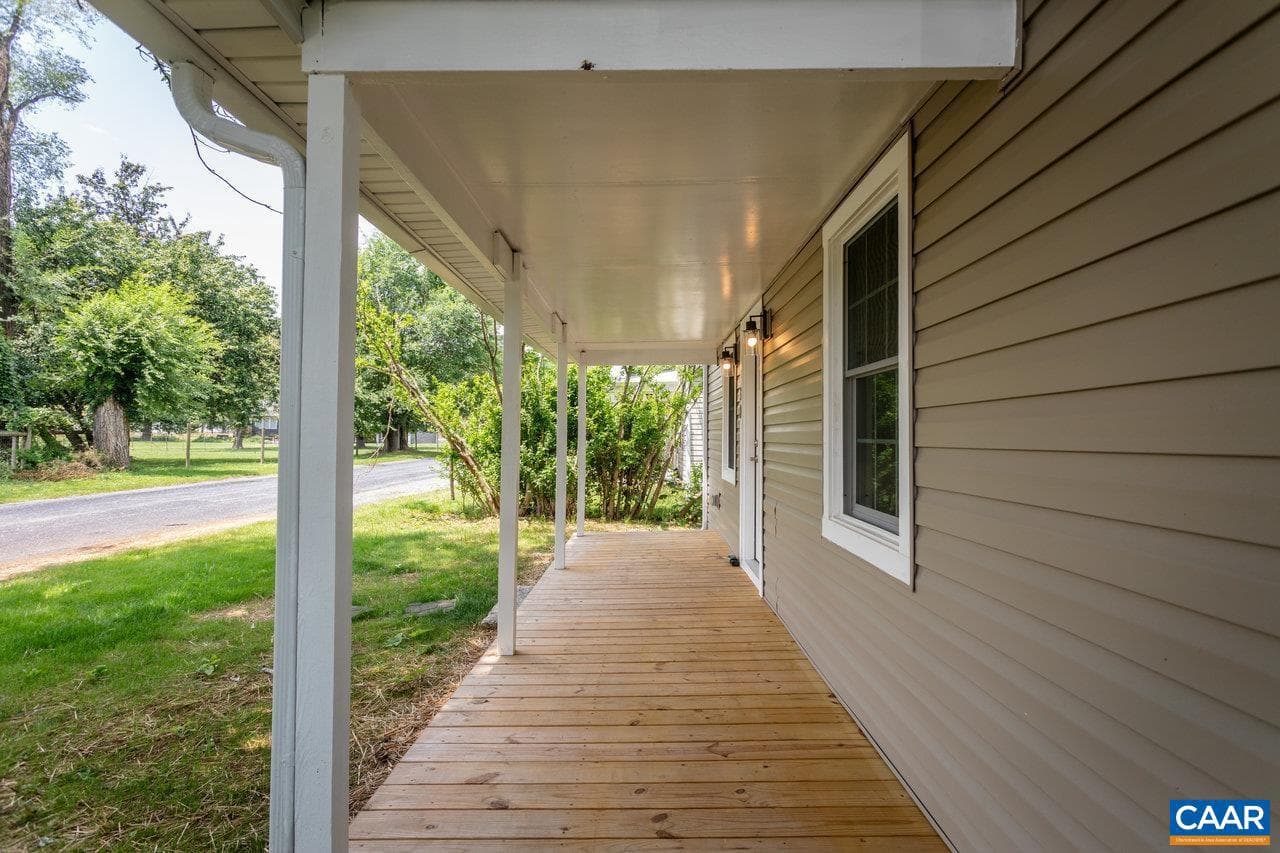 30 Bear St photo 52