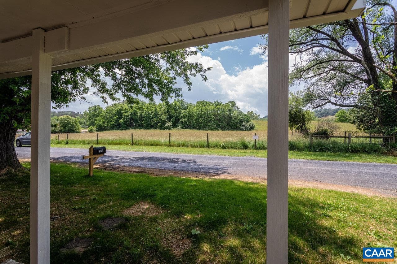 30 Bear St photo 53