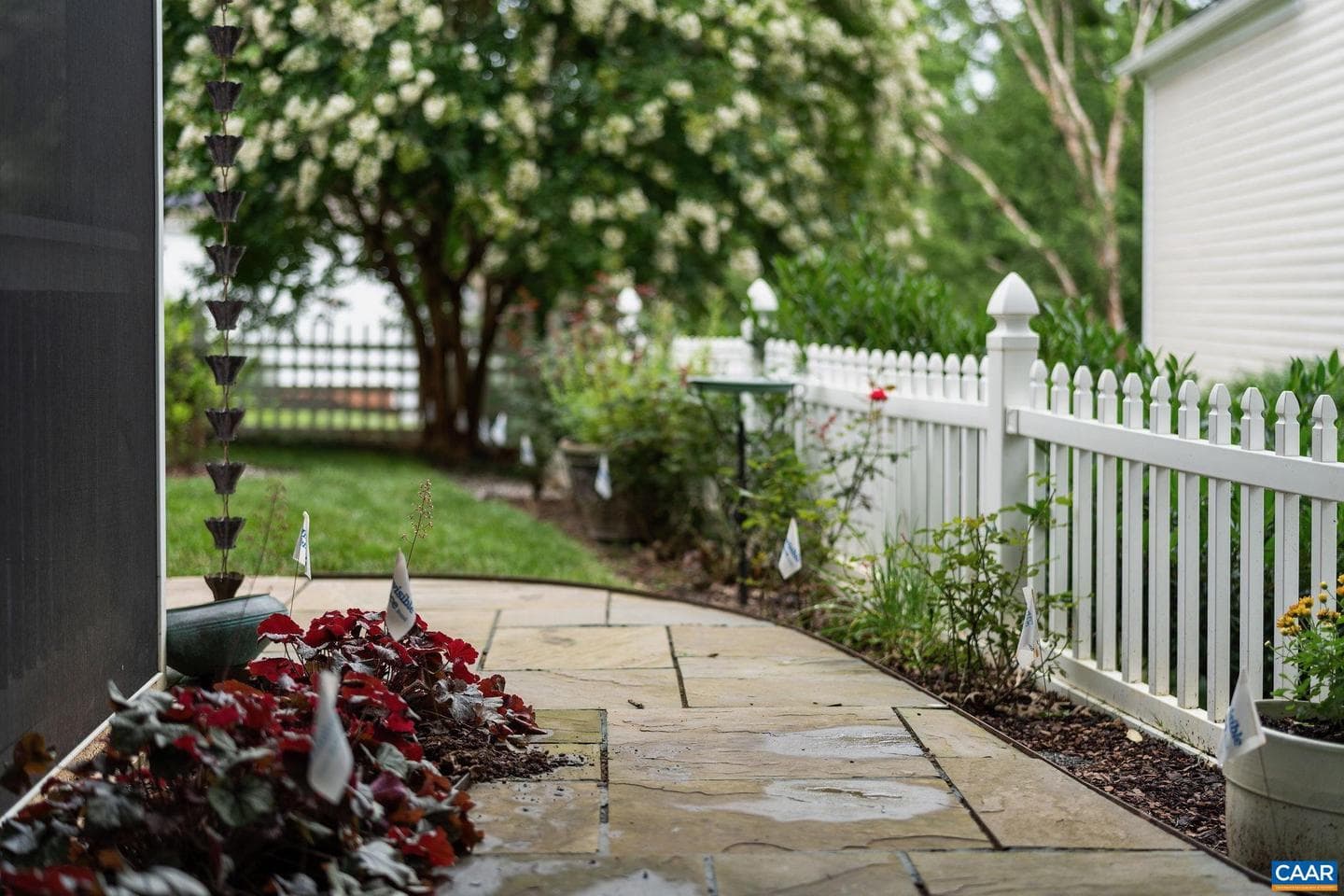 411 Heritage Ct photo 26