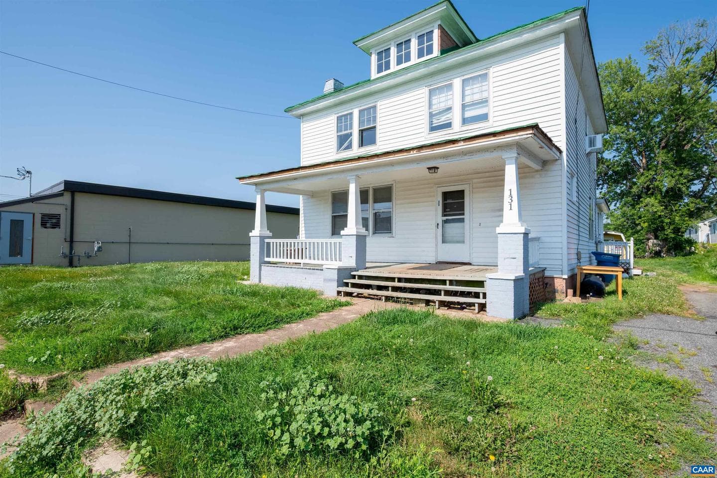 131 Ford Ave photo 2