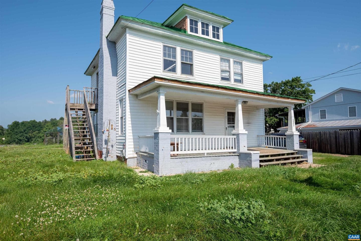 131 Ford Ave photo 4