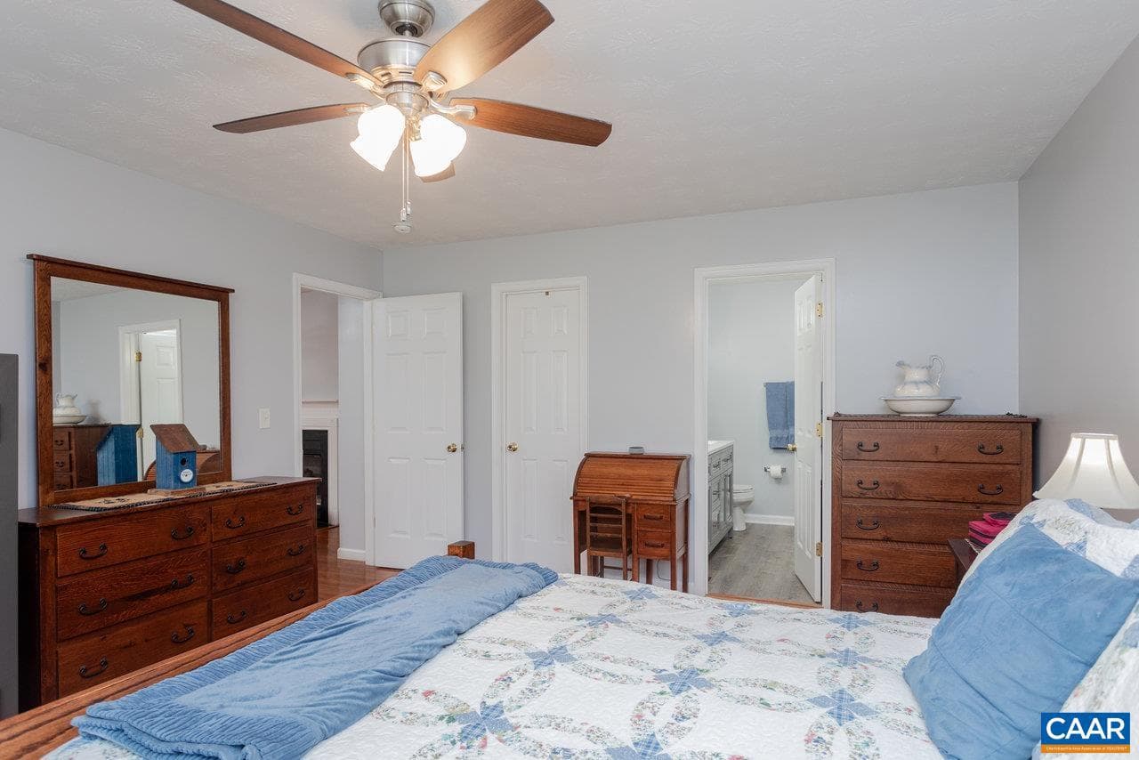 391 Hermitage Rd photo 10