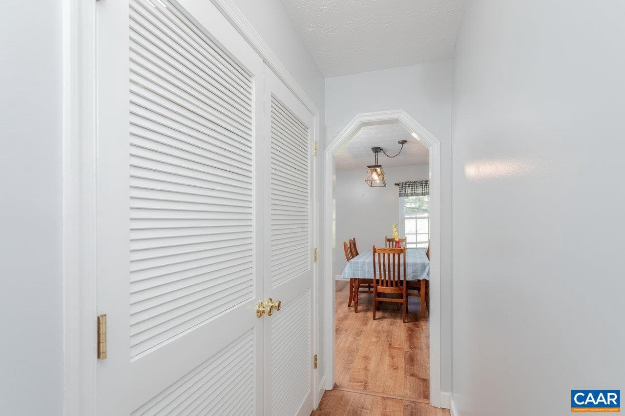 391 Hermitage Rd photo 33