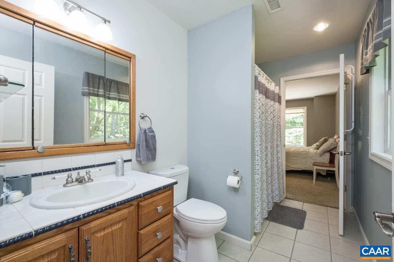 801 Fletchers Ln photo 26