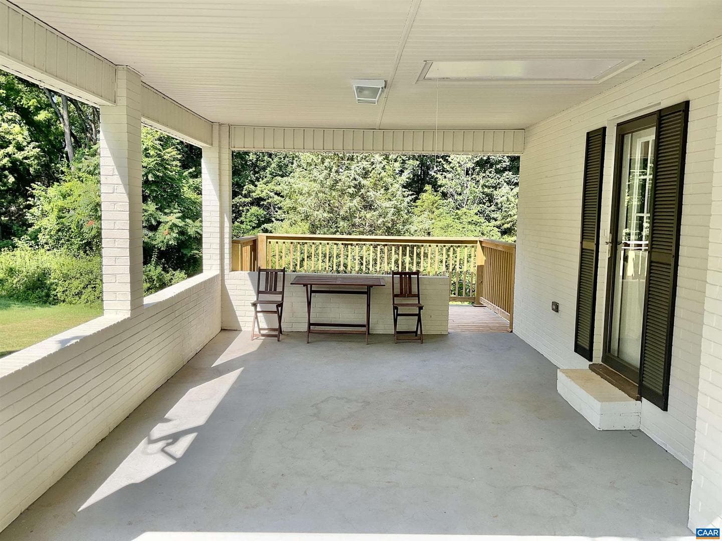 143 Lake Dr photo 3