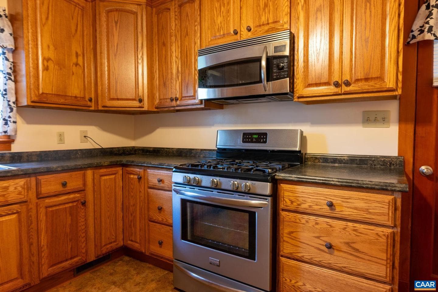 31 Wesley St photo 12