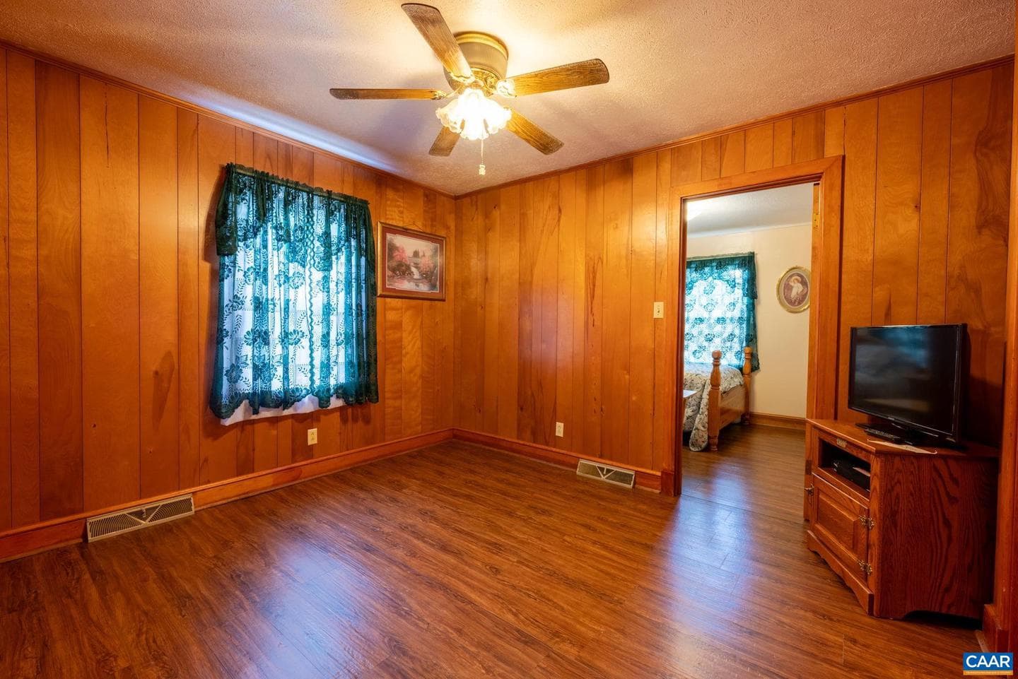 31 Wesley St photo 17