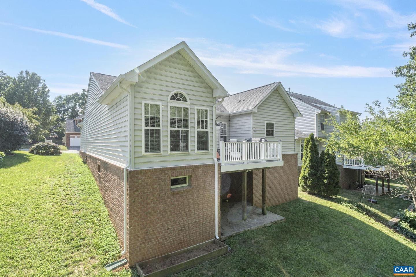 42 Lakeview Ct photo 2