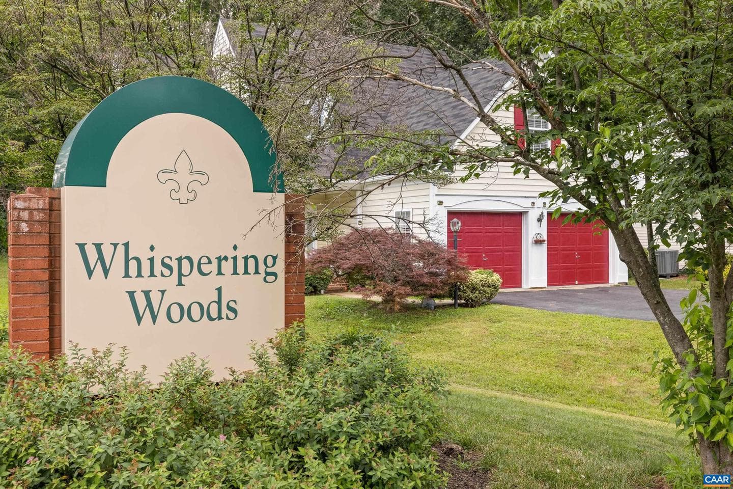 2040 Whispering Woods Dr photo 3