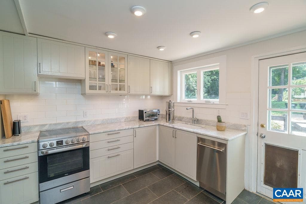 6654 Plank Rd photo 17